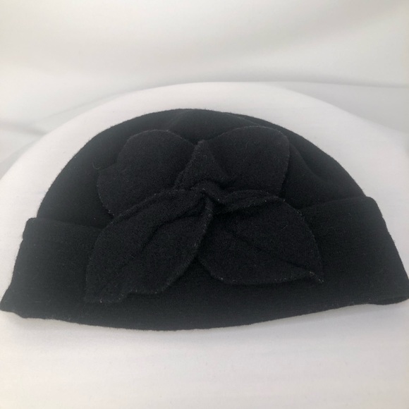 100% wool hat. Made in Canada. Good condition. Fits very small, black. - Picture 1 of 5